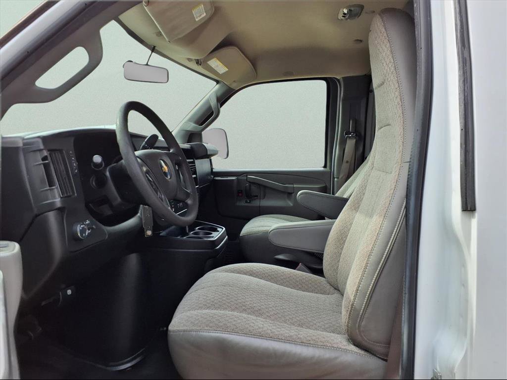 Used 2020 Chevrolet Express 3500 Extended w/ Driver Convenience Package image 12