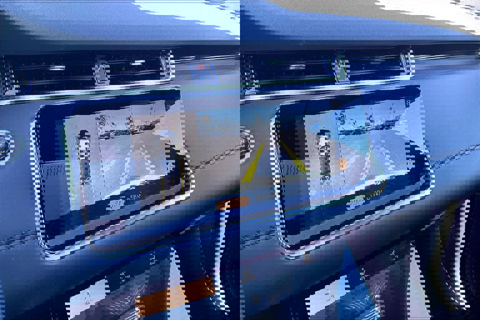 Used 2021 Land Rover Range Rover Evoque SE image 25