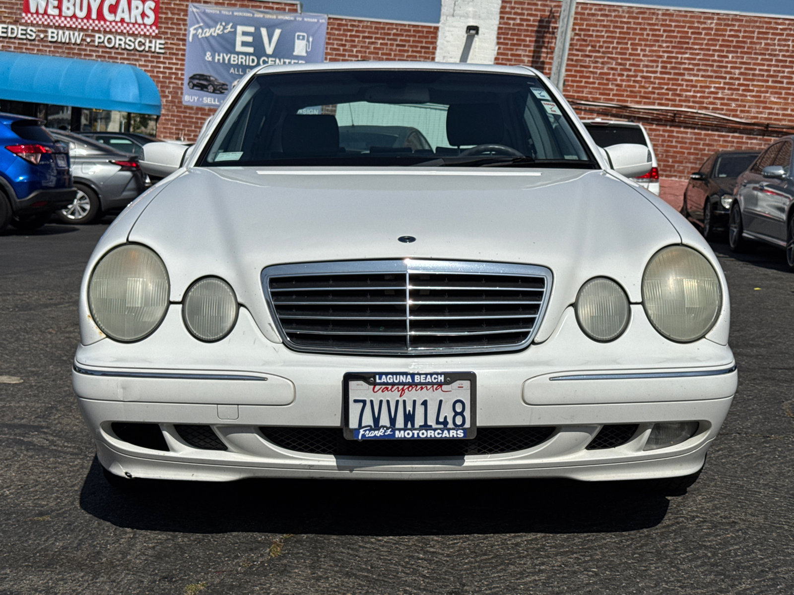 Used 2000 Mercedes-Benz E 320 Sedan image 3