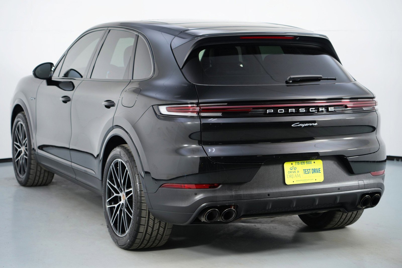 Used 2024 Porsche Cayenne image 53