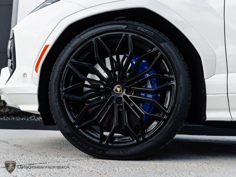 Used 2025 Lamborghini Urus SE AWD/4WD image 21