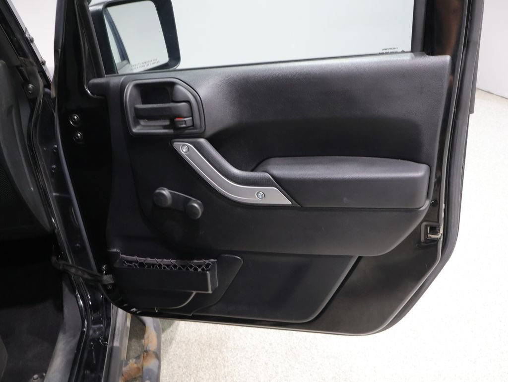 Used 2015 Jeep Wrangler Unlimited Sport AWD/4WD image 22
