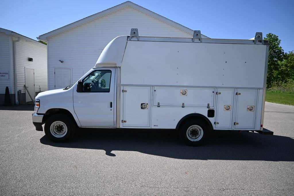 Used 2022 Ford E-350 and Econoline 350 Super Duty w/ Power Windows & Locks Group RWD image 8