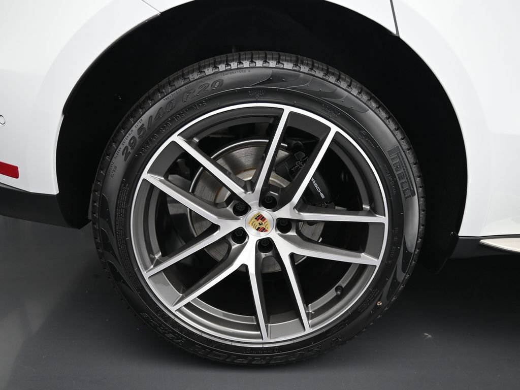 Certified 2025 Porsche Macan Turbo AWD/4WD image 9