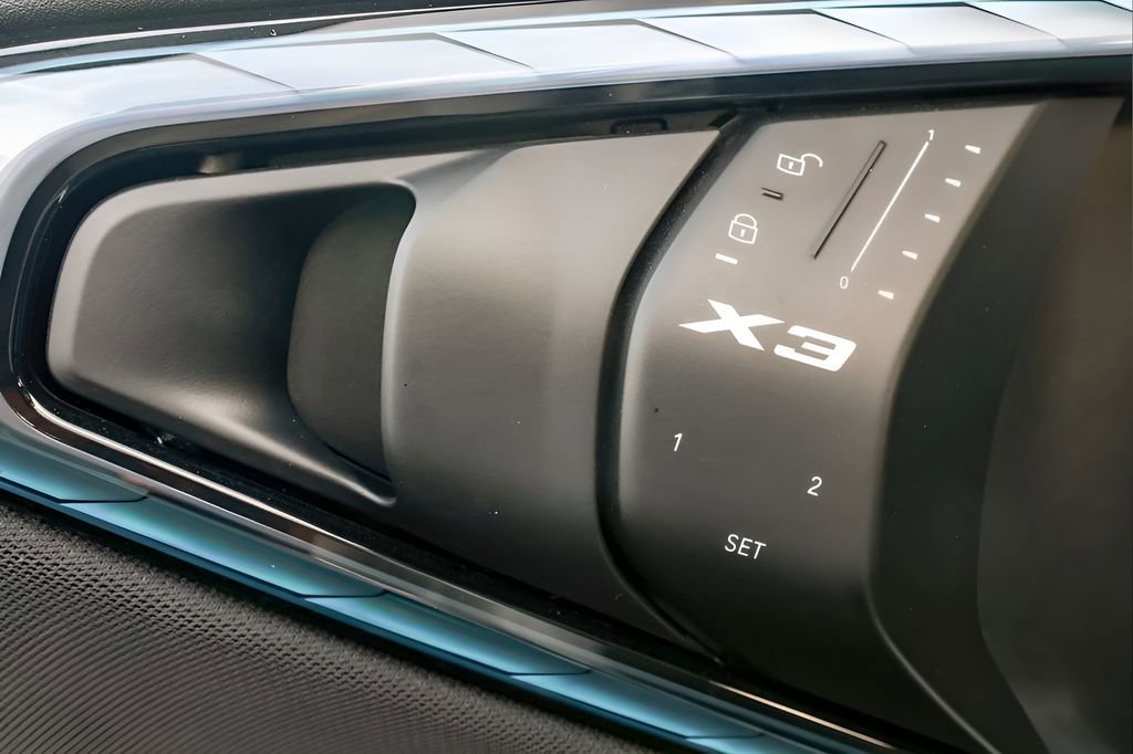 Used 2025 BMW X3 xDrive30i image 32