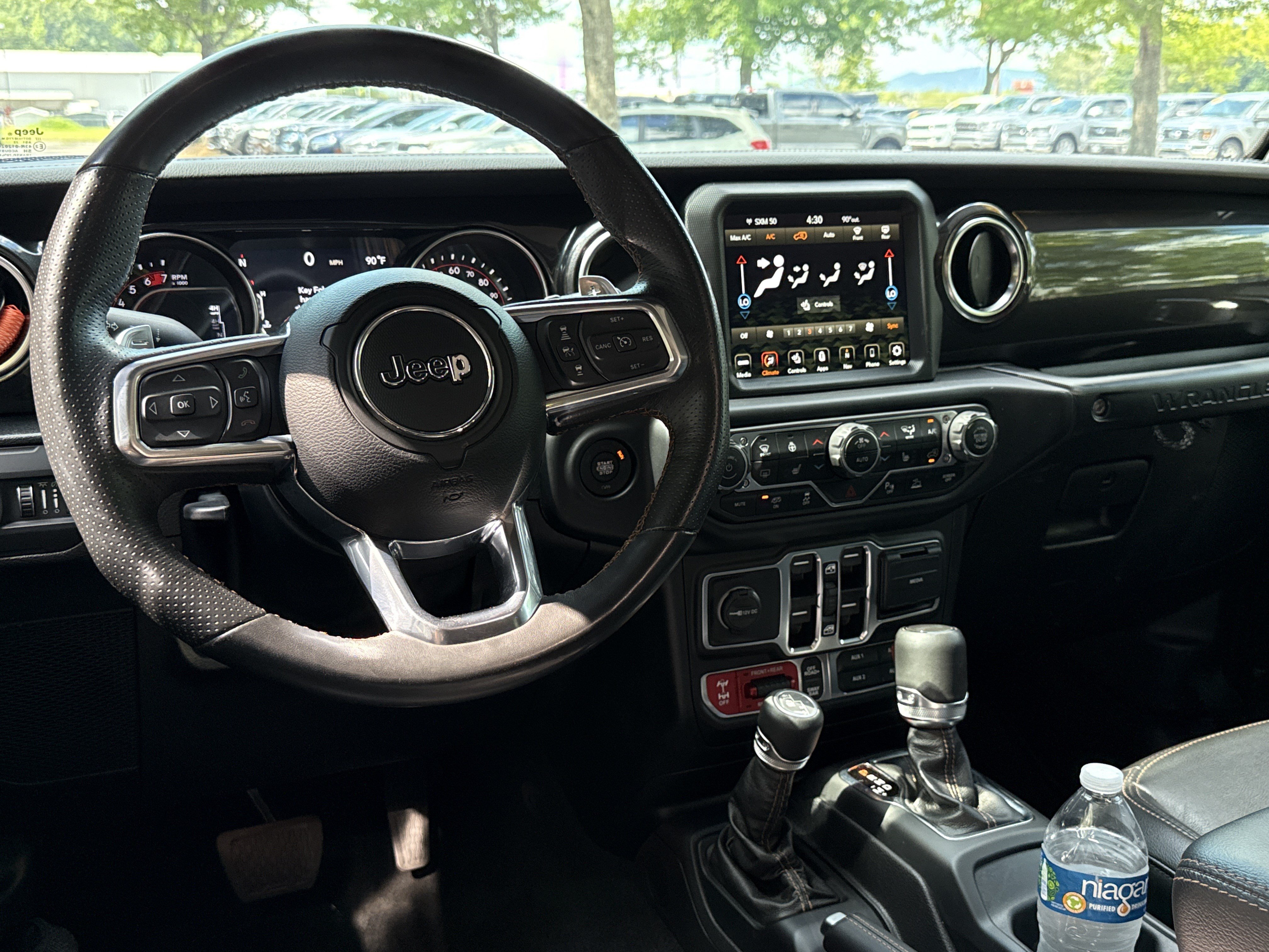 Used 2022 Jeep Wrangler Unlimited Rubicon w/ Trailer Tow Package AWD/4WD image 24