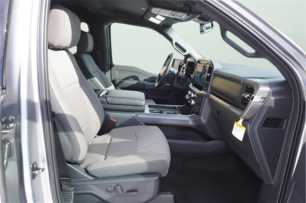 New 2025 Ford F150 XLT w/ Equipment Group 302A MID image 8