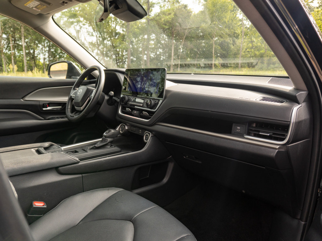 Used 2025 Toyota Grand Highlander AWD image 19