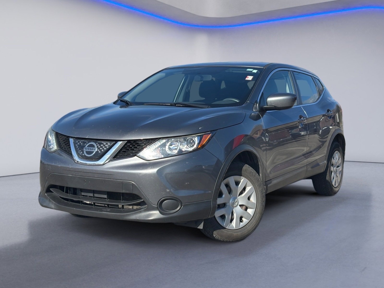 Used 2018 Nissan Rogue Sport S image 2