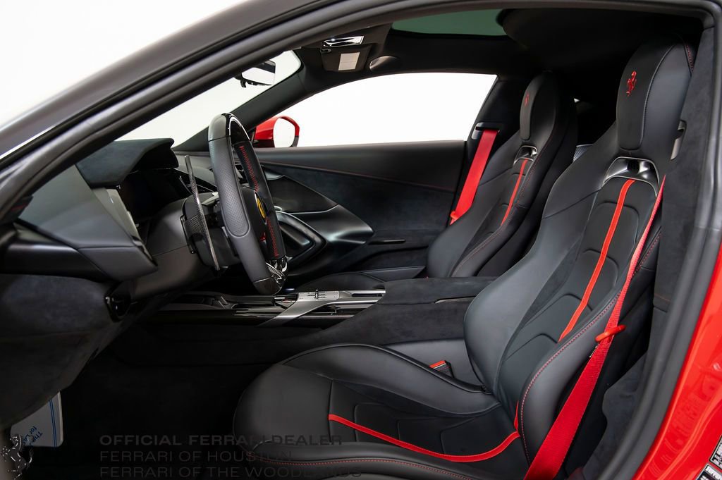 Used 2025 Ferrari 12Cilindri image 5