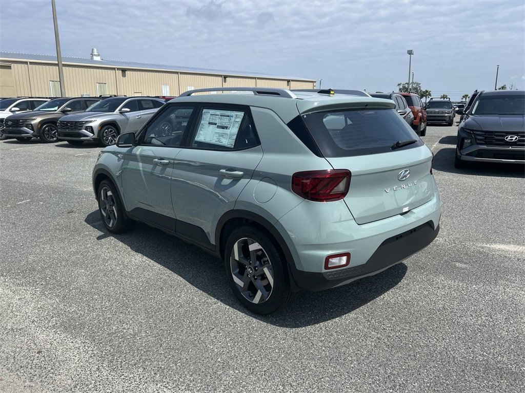 New 2025 Hyundai Venue Limited image 13