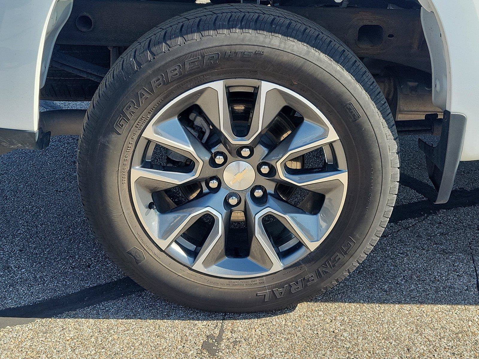 Used 2023 Chevrolet Silverado 1500 LT AWD/4WD image 5