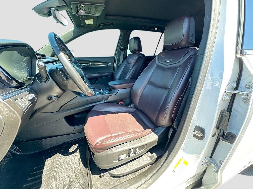 Used 2020 Cadillac XT6 Premium Luxury FWD image 25