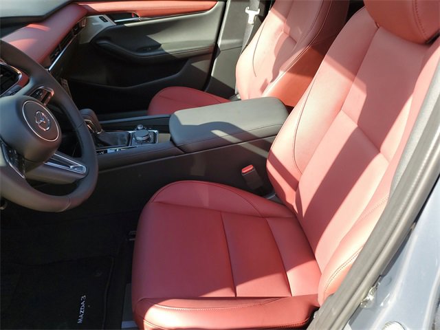 New 2026 MAZDA MAZDA3 Hatchback w/Premium Plus Pkg image 17