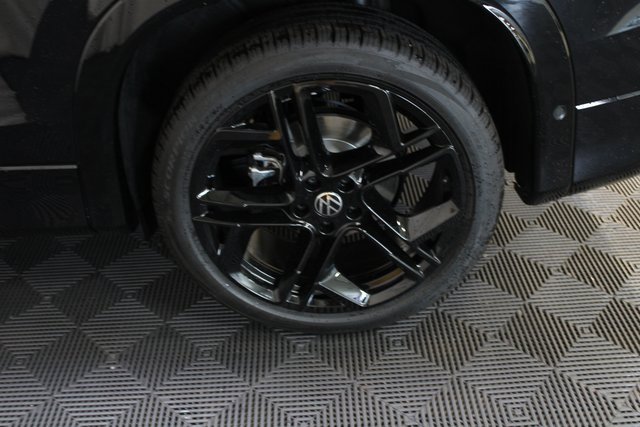 New 2025 Volkswagen Tiguan SE R-Line image 21