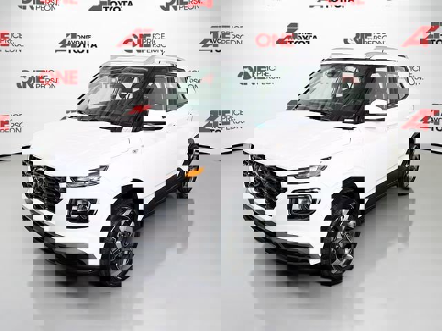Used 2025 Hyundai Venue SEL image 3