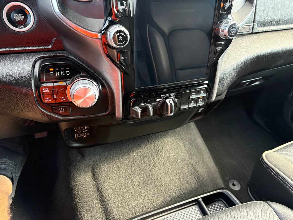 Used 2024 RAM 1500 Laramie AWD/4WD image 16