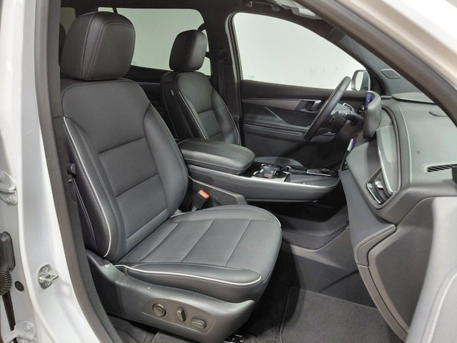 Used 2025 Buick Enclave Preferred image 26