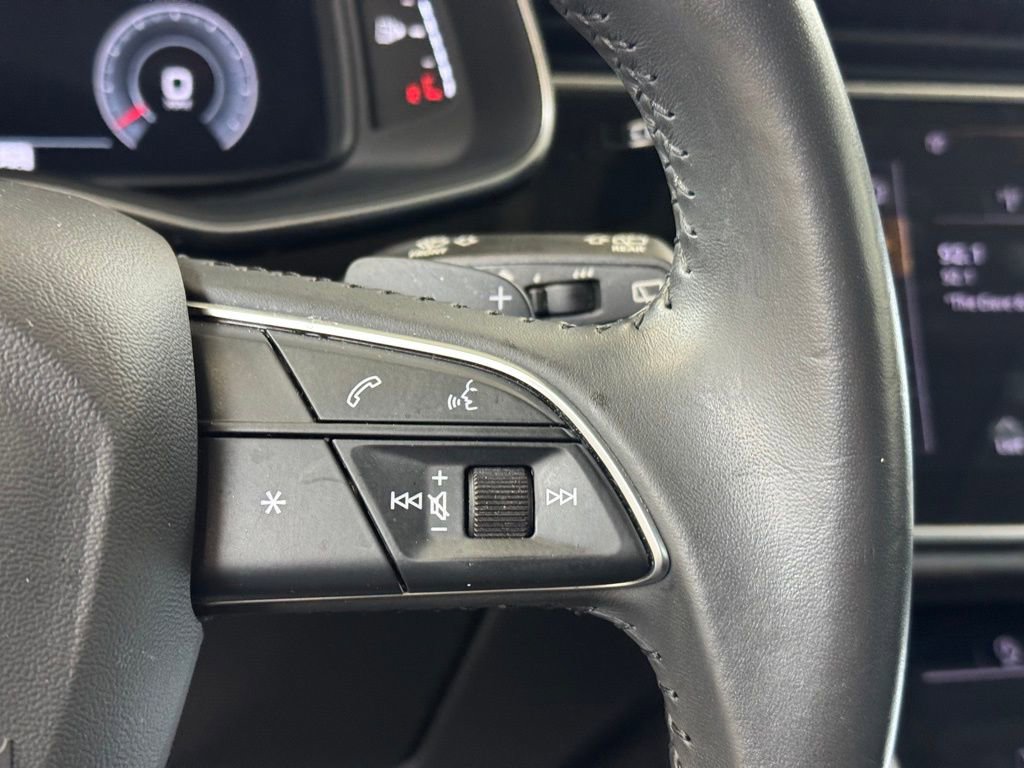Used 2019 Audi Q8 Prestige w/ Luxury Package image 41