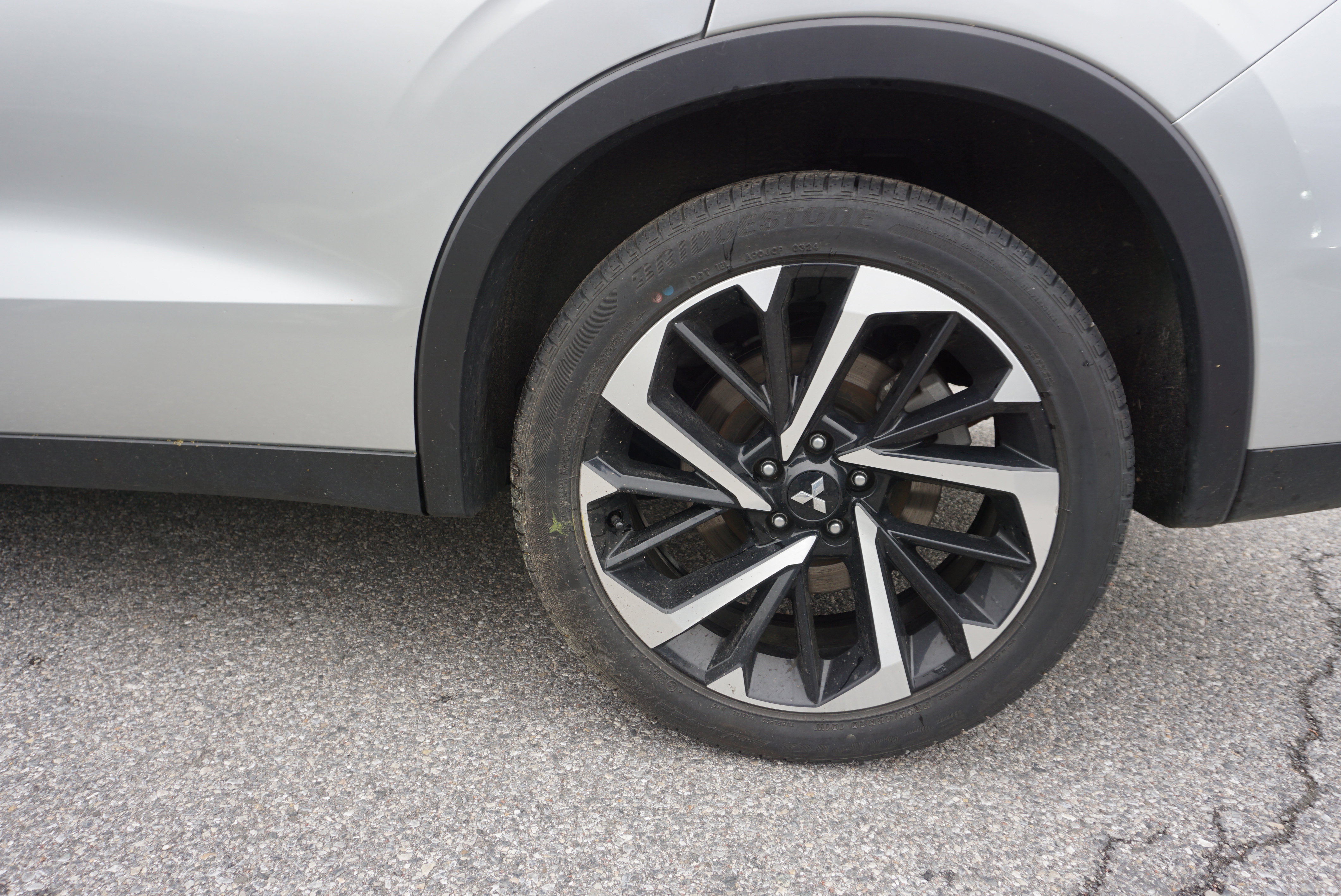 Used 2024 Mitsubishi Outlander SE image 6