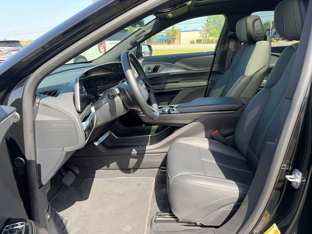 Used 2024 Cadillac Lyriq Tech w/ Driver Assist Package AWD/4WD image 23