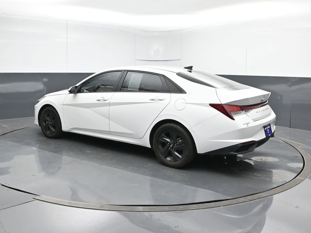 Used 2023 Hyundai Elantra SEL FWD image 3