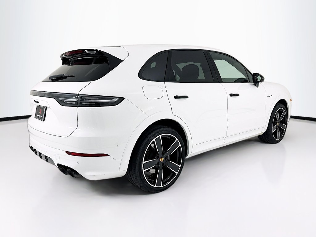 Certified 2023 Porsche Cayenne Platinum Edition AWD/4WD image 9