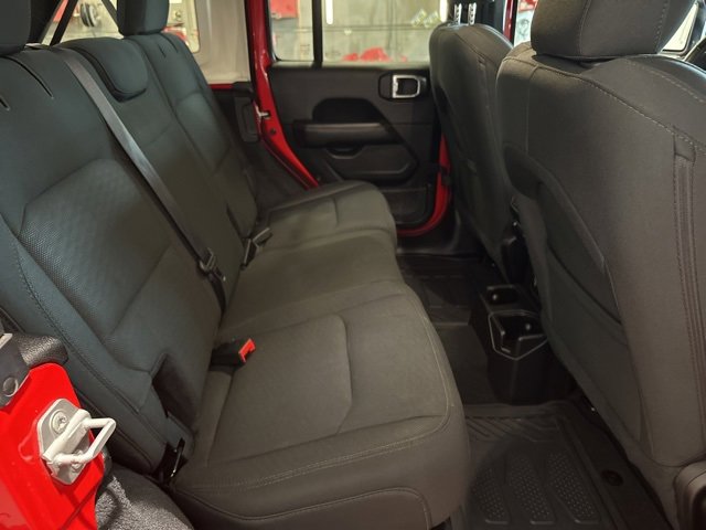 Used 2019 Jeep Wrangler Unlimited Sahara image 15