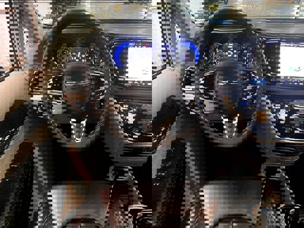 Used 2023 Chrysler Pacifica Touring-L FWD image 18