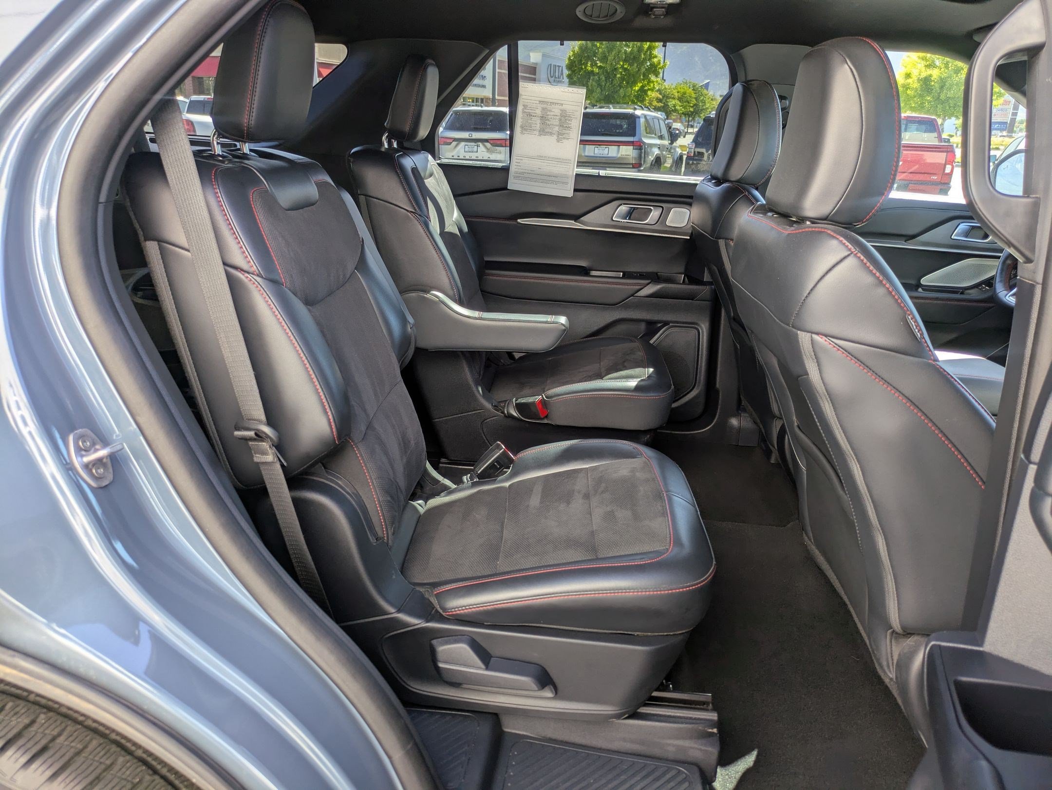 Used 2025 Ford Explorer ST AWD/4WD image 33