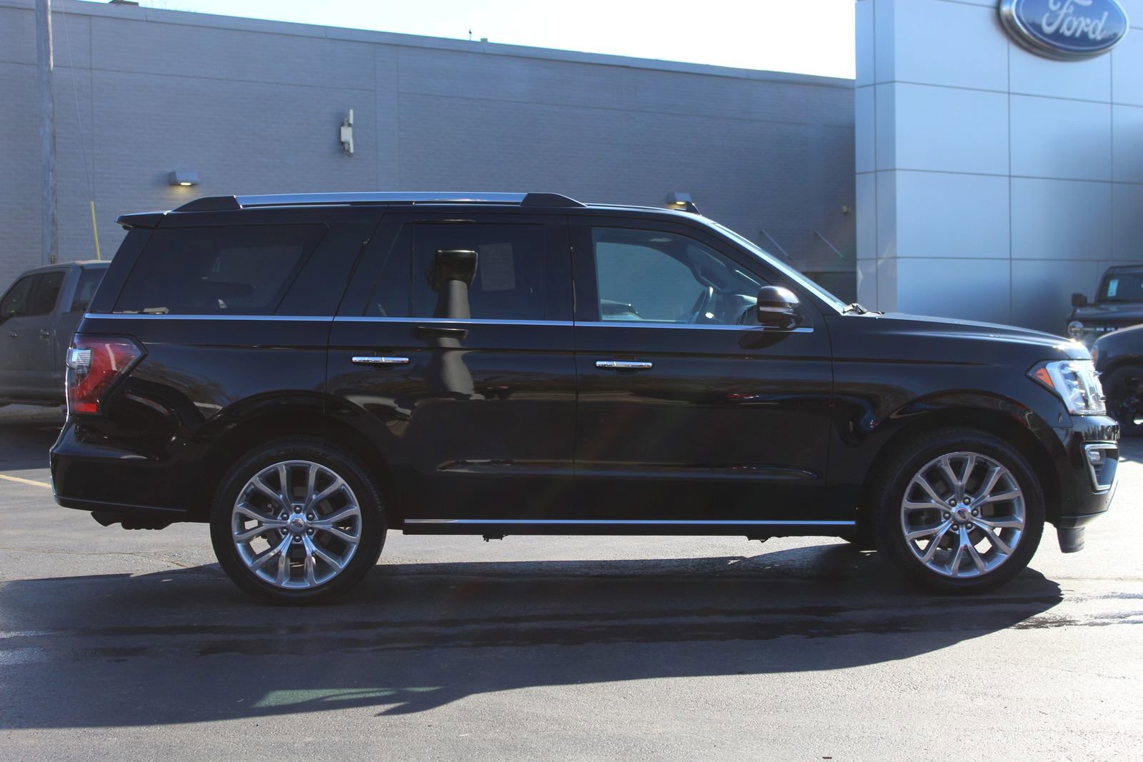 Used 2019 Ford Expedition Limited w/ Equipment Group 302A image 8