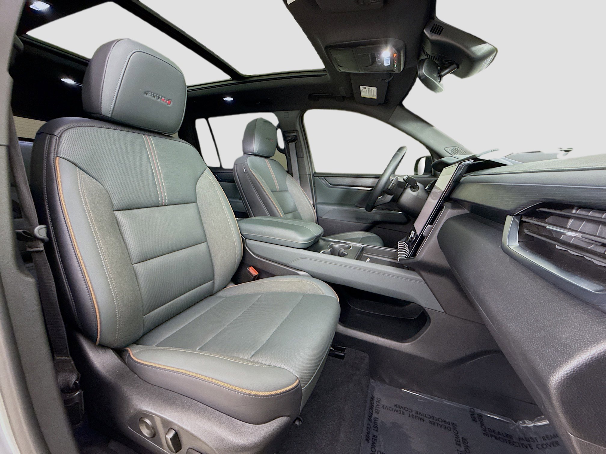 Used 2024 GMC Acadia AT4 w/ Luxury Package image 31