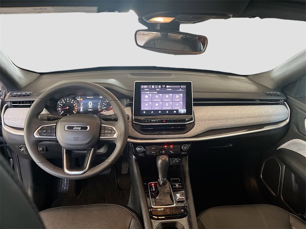 Used 2023 Jeep Compass Latitude image 21