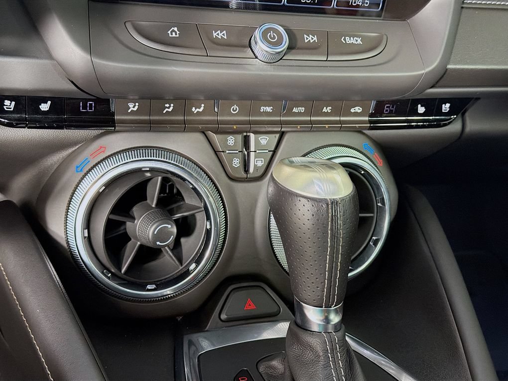 Used 2018 Chevrolet Camaro LT RWD image 19