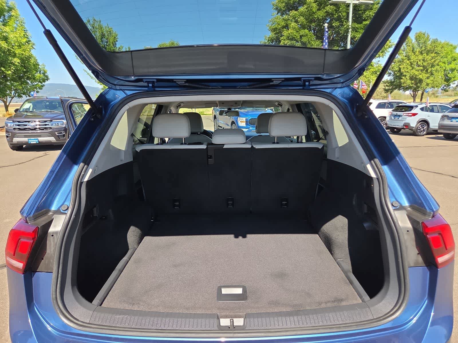 Used 2018 Volkswagen Tiguan SE AWD/4WD image 27