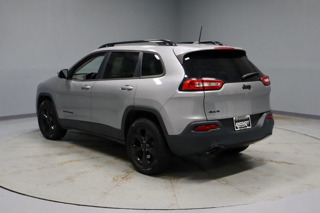Used 2016 Jeep Cherokee Latitude w/ Comfort/Convenience Group AWD/4WD image 9