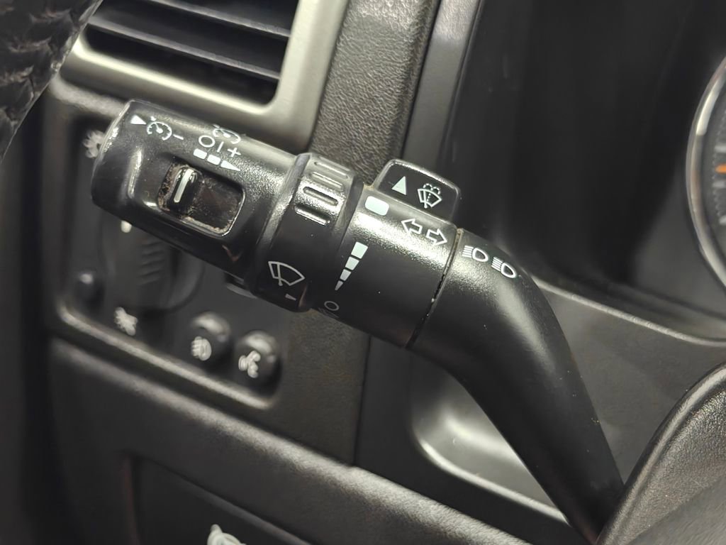 Used 2012 GMC Canyon SLE AWD/4WD image 12