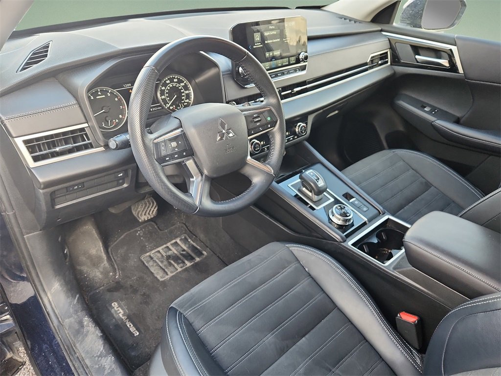 Used 2024 Mitsubishi Outlander SE image 18