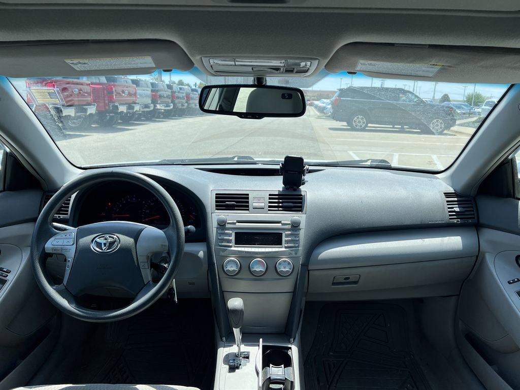 Used 2010 Toyota Camry LE FWD image 25