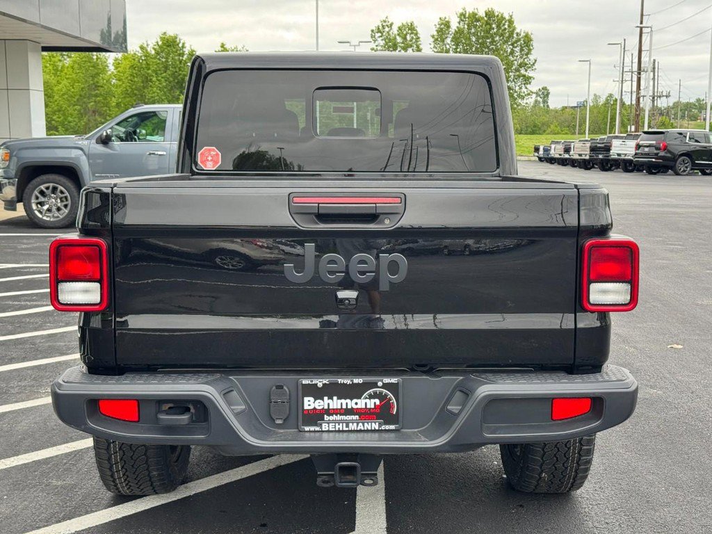 Used 2025 Jeep Gladiator Sport AWD/4WD image 5