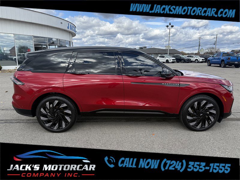 Used 2024 Lincoln Nautilus Reserve w/ Equipment Group 202A image 4