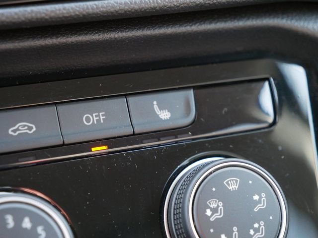 Used 2023 Volkswagen Taos SE image 37