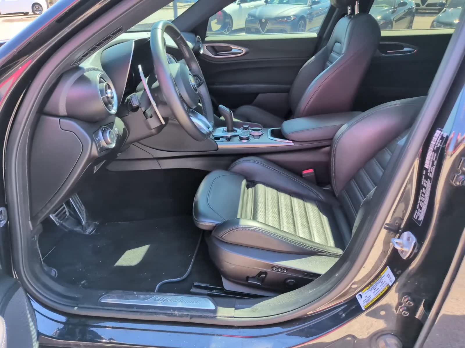 Used 2024 Alfa Romeo Giulia Veloce image 22
