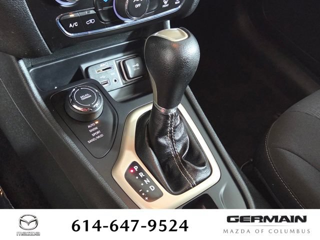 Used 2015 Jeep Cherokee Latitude w/ Trailer Tow Group AWD/4WD image 27