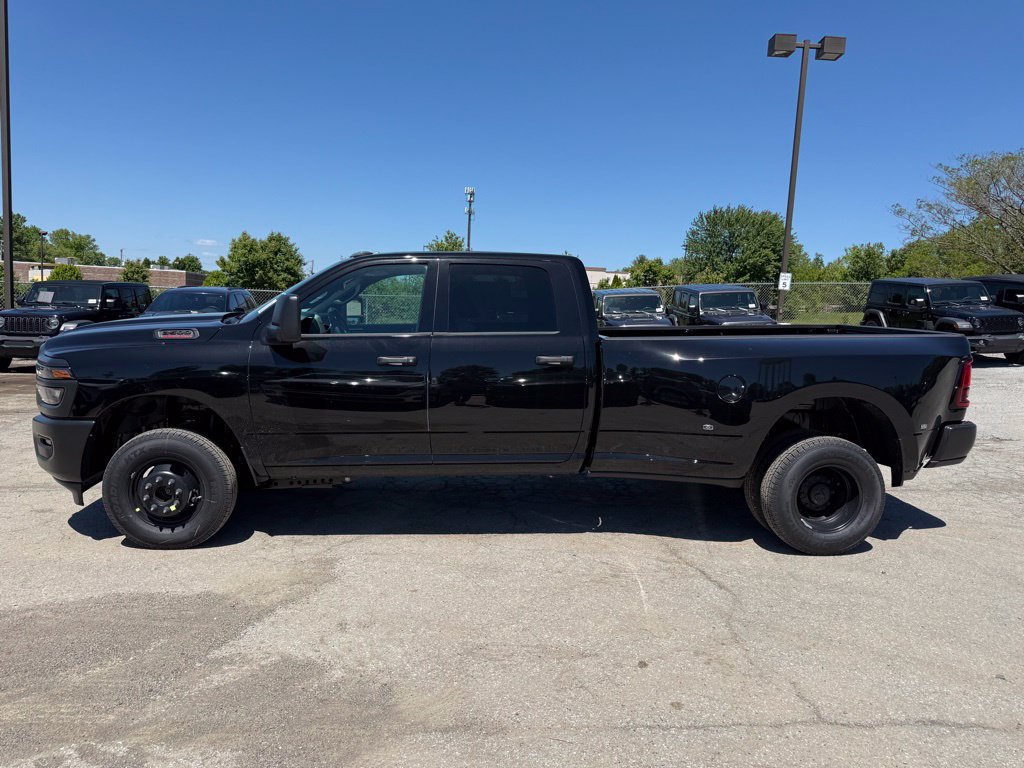 New 2026 RAM 3500 Tradesman AWD/4WD image 10