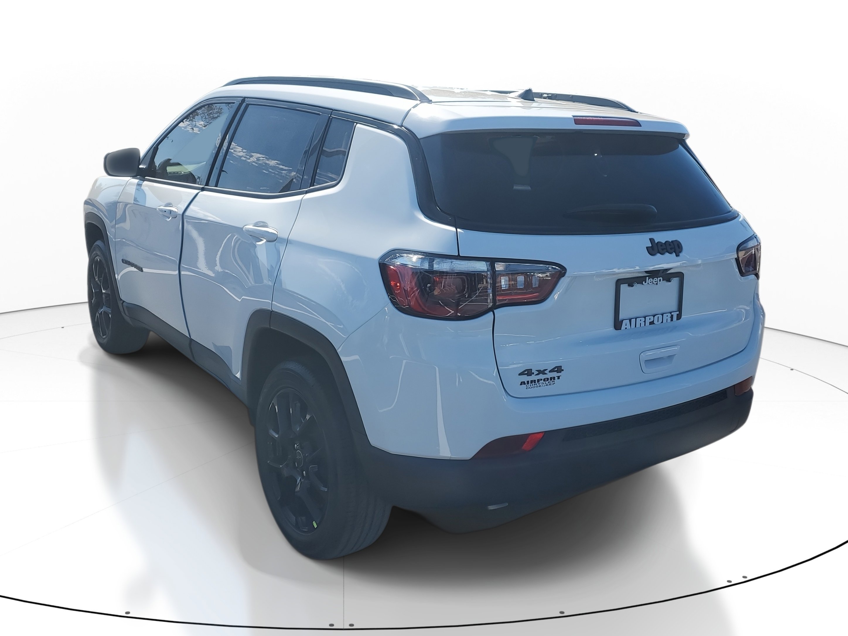 New 2026 Jeep Compass Latitude image 3