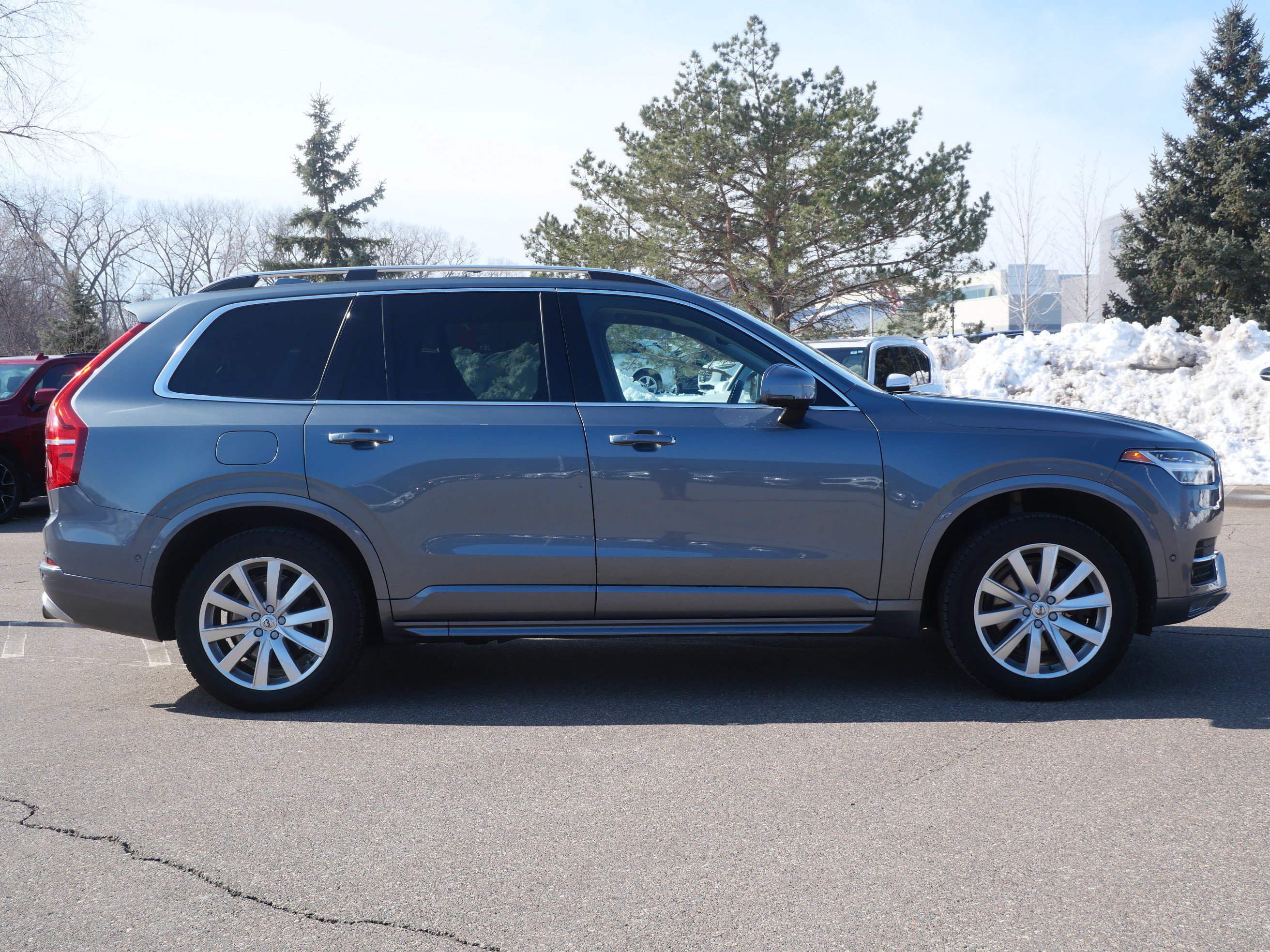 Used 2018 Volvo XC90 T5 Momentum w/ Convenience Package image 6