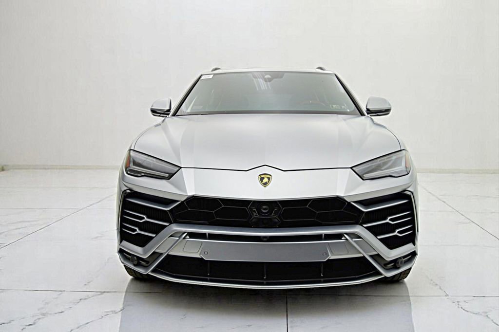 Used 2021 Lamborghini Urus AWD/4WD image 2