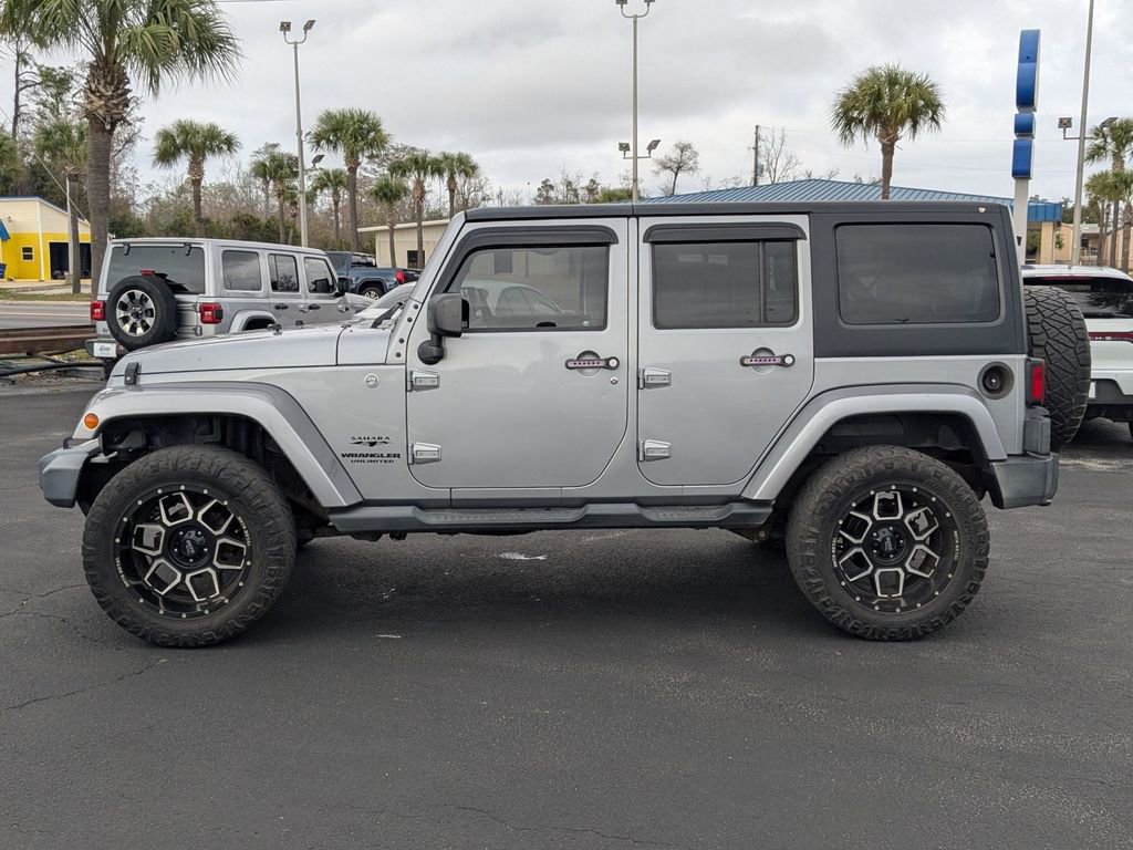 Used 2015 Jeep Wrangler Unlimited Sahara w/ Connectivity Group image 9