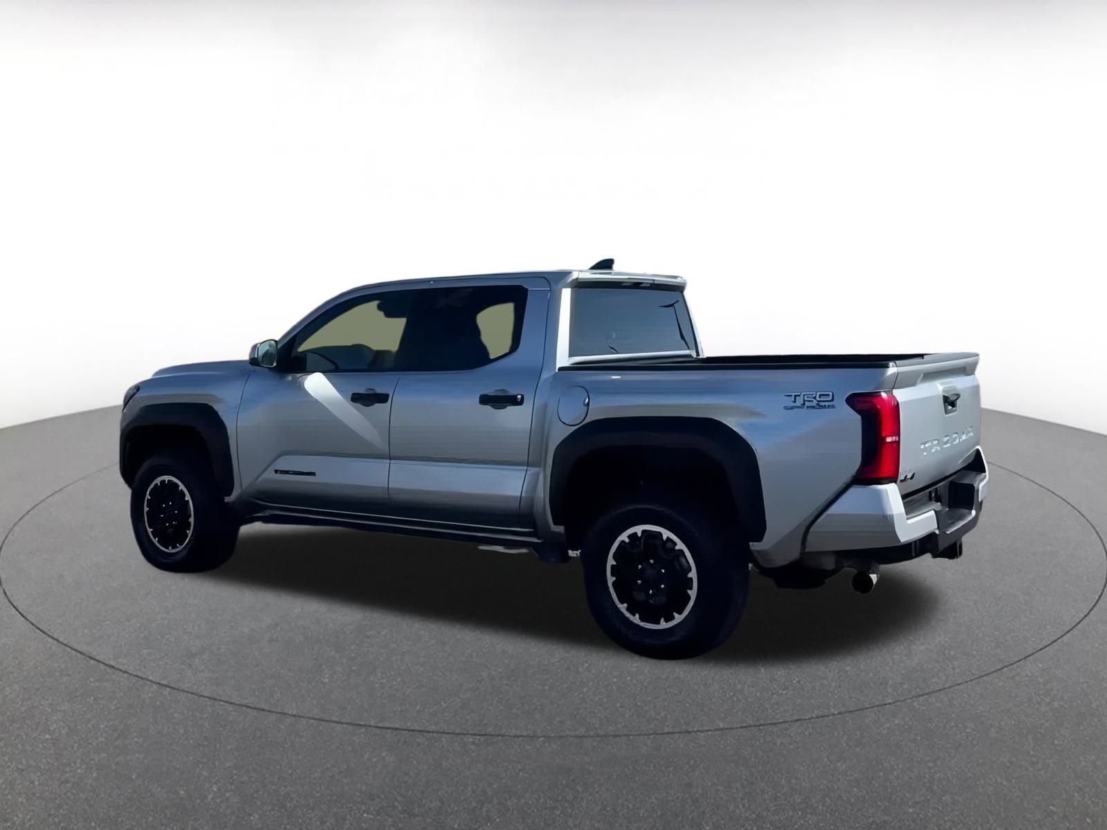 Used 2025 Toyota Tacoma SR image 12